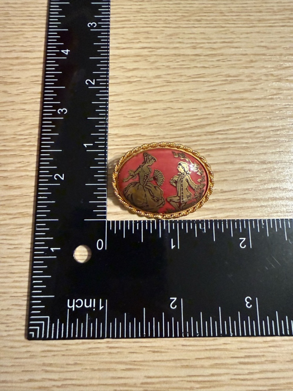 Vintage Fragonard Style Courtship Brooch Gold Tone Red Enamel Romantic Pin - Picture 7 of 8